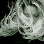 Come rivitalizzare i capelli con lo shampoo e il balsamo al ginseng